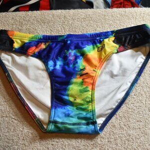 Men's Q Swimwear water polo brief size 32, cool print, excellent shape
